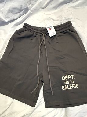 Gallery Dept. “Dépt. de la Galerie” Sweat Shorts – Gray – Size M – New
